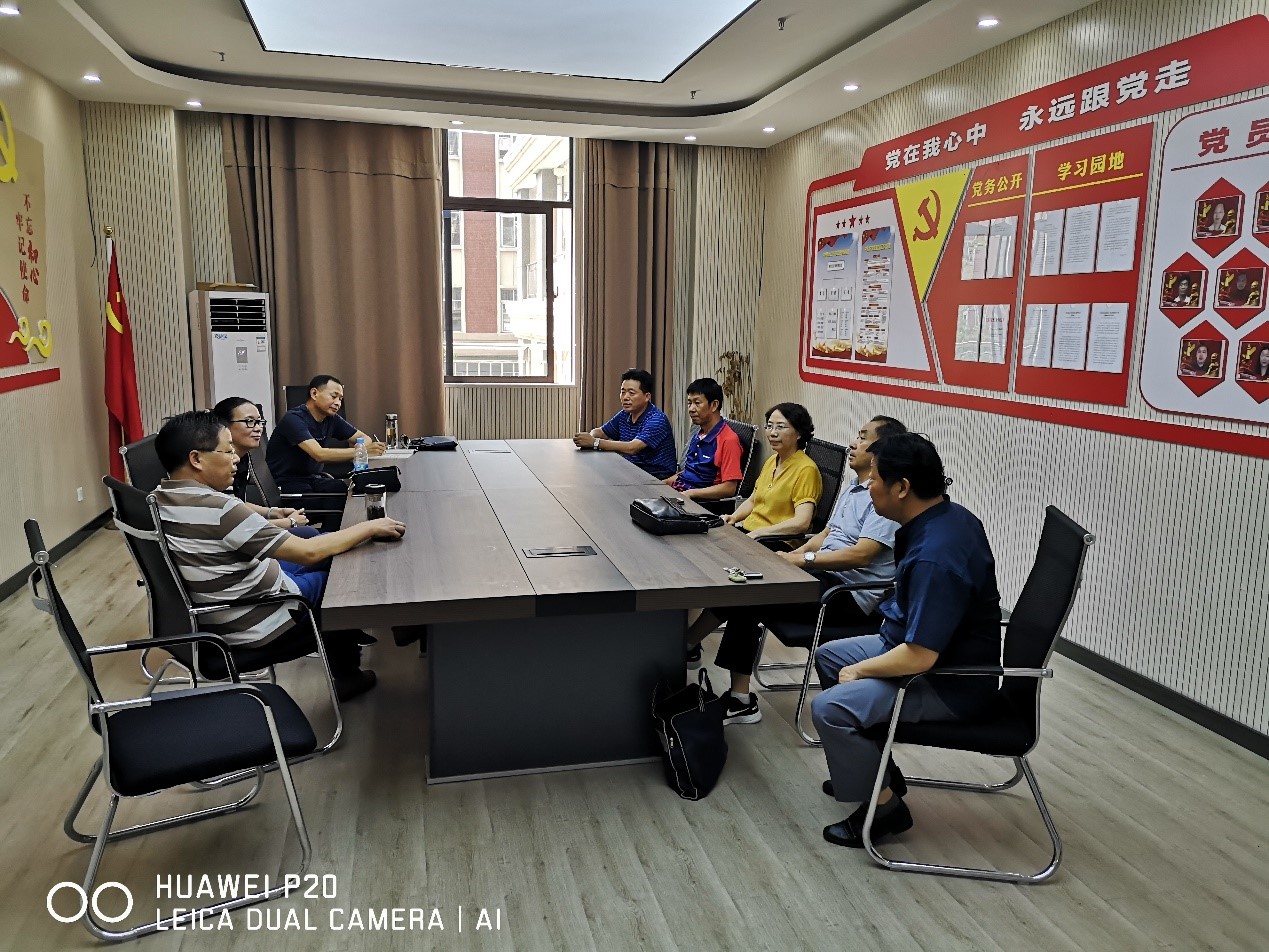 市教体局领导来我校调研开学工作(图2)