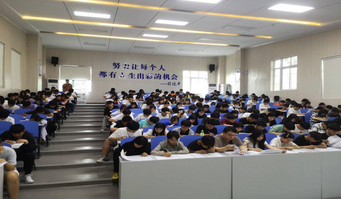 宿州工业学校举行“校园安全知识竞赛”活动(图3)