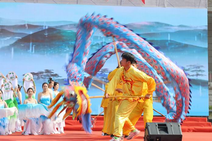 展职教魅力，述工校精神(图2)