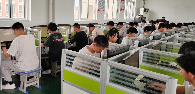 技能成才  青春绽彩(图1)