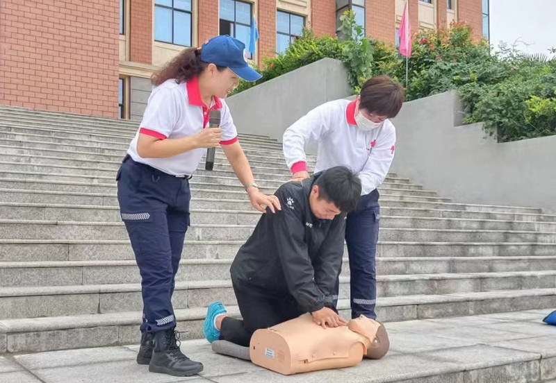 与爱同行，“救”在身边——安徽省宿州工业学校邀请市红十字会救援队对2023级新生开展应急救护培训(图3)