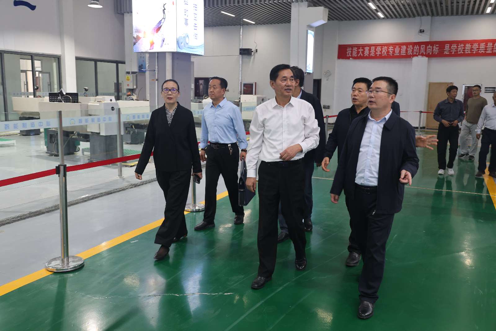宿州市政协主席许广斌一行到宿州工业学校调研工作(图1)