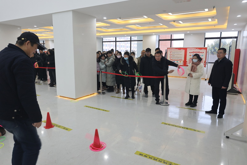 安徽省宿州工业学校举行“迎新年庆新春” 教职工趣味运动会(图2)