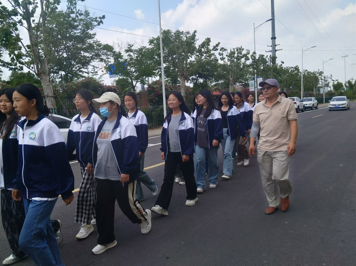 宿州工业学校学生开展“职教进村”(社区)活动(图2)