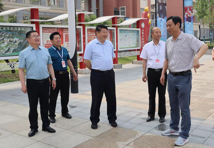 省教育厅一级巡视员解平到宿州工业学校调研指导工作(图1)