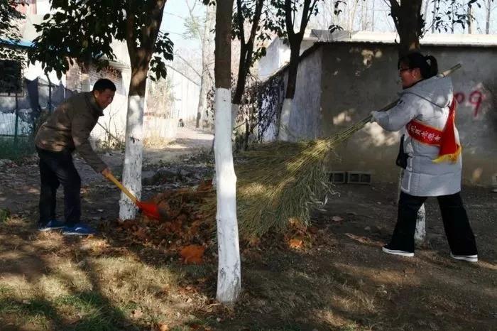 宿州工业学校组织党员开展志愿者服务活动(图2)