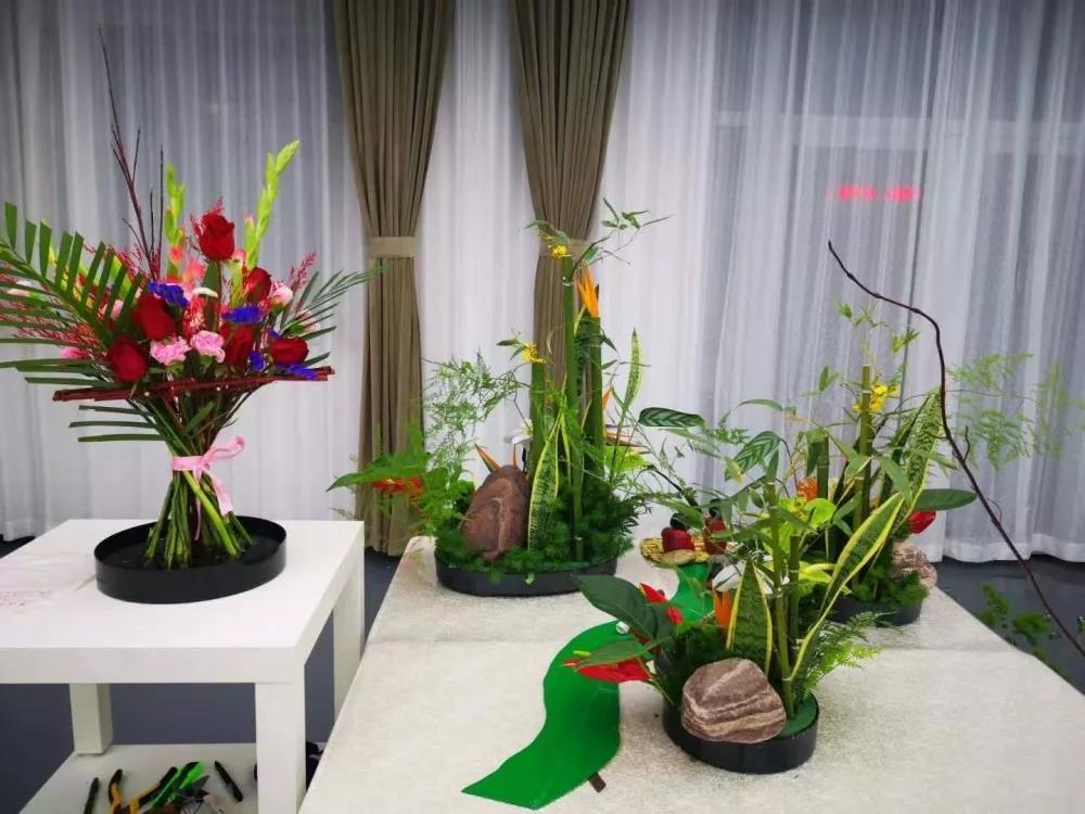 2020年宿州市中职学校技能大赛——宿州工业学校插花艺术赛图片集锦(图12)