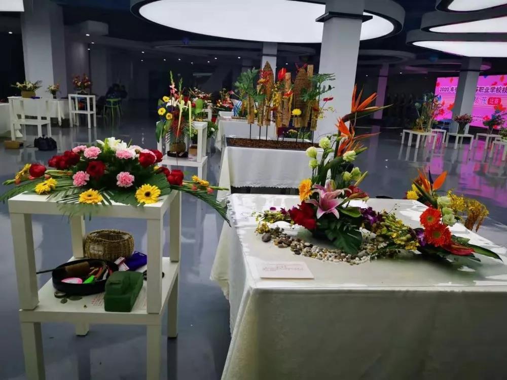 2020年宿州市中职学校技能大赛——宿州工业学校插花艺术赛图片集锦(图6)