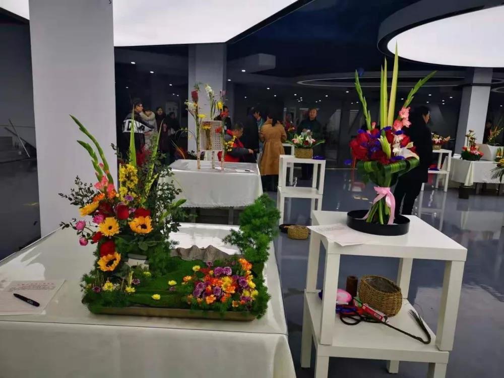 2020年宿州市中职学校技能大赛——宿州工业学校插花艺术赛图片集锦(图19)