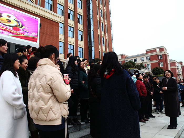 宿州工业学校女教工们举行趣味体育活动欢庆三八妇女节(图2)