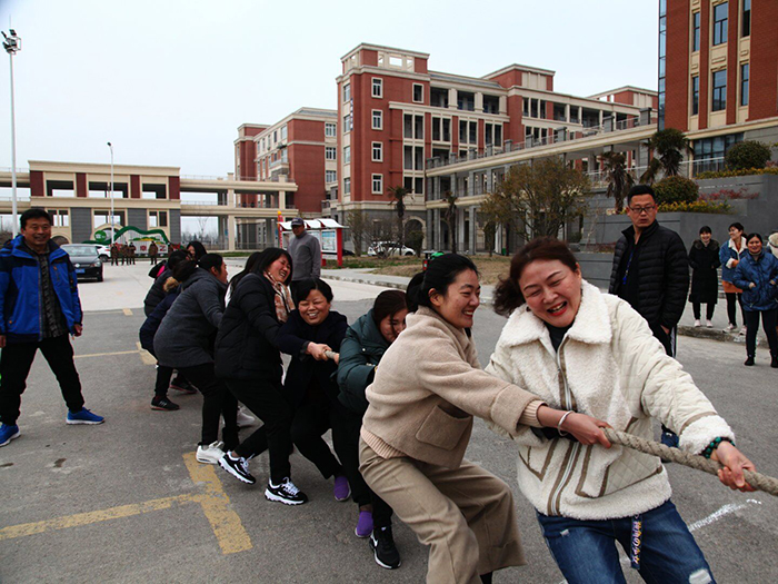 宿州工业学校女教工们举行趣味体育活动欢庆三八妇女节(图5)