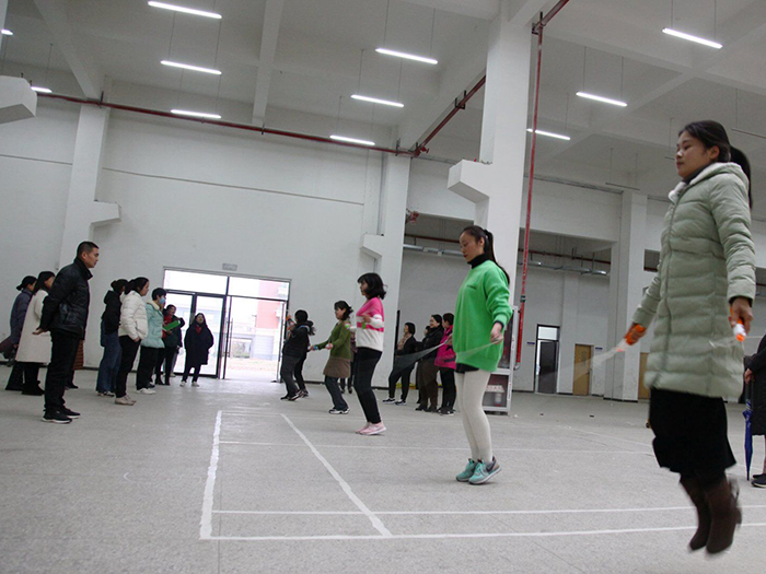 宿州工业学校女教工们举行趣味体育活动欢庆三八妇女节(图9)