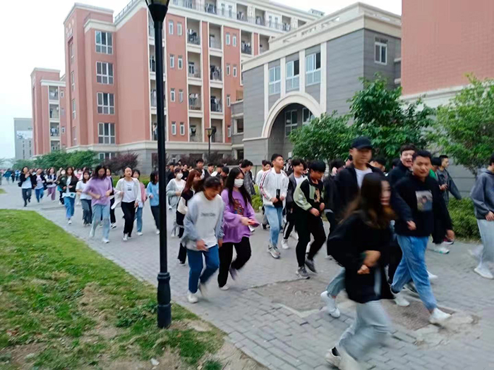 宿州工业学校举行紧急疏散演练活动(图1)