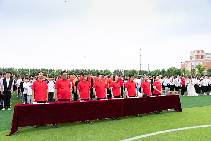 致敬百年风华,勇担时代使命,在党旗下放声歌唱——记宿州工业学校庆祝建党100周年合唱比赛(图2)