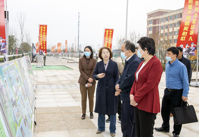 省委教育工委副书记、省教育厅厅长赵振华到宿州工业学校调研指导工作(图1)