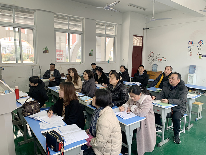 宿州工业学校组织培训指导团队深入学科组开展信息技术2.0培训动员活动(图2)