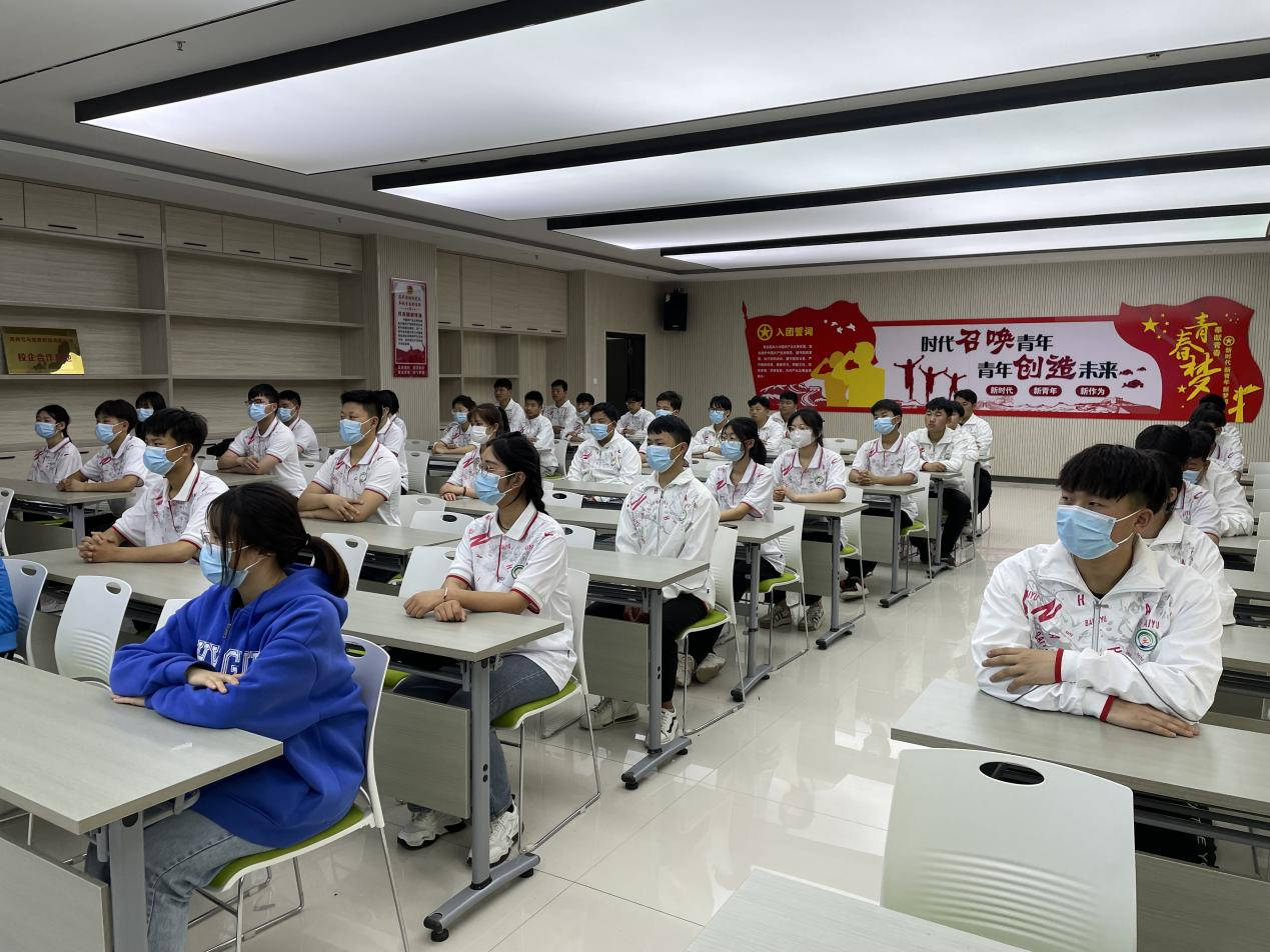 追梦前行 励志成才 ——安徽省宿州工业学校中职国家奖学金颁奖仪式(图2)