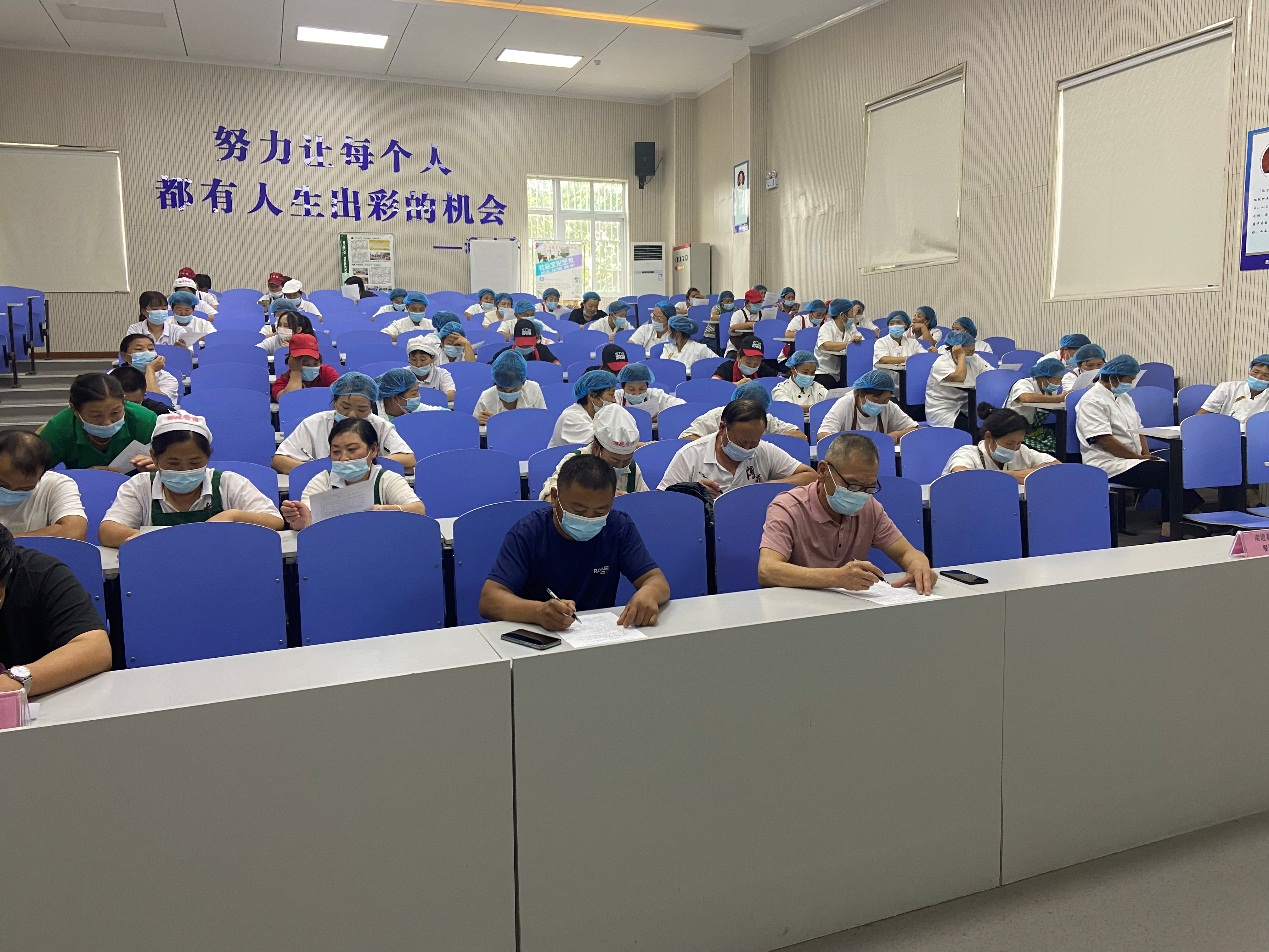 宿州工业学校召开食品安全工作暨食品安全知识培训会议(图3)