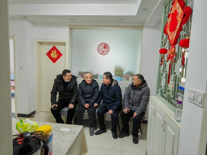 宿州工业学校春节前夕开展走访慰问活动(图1)