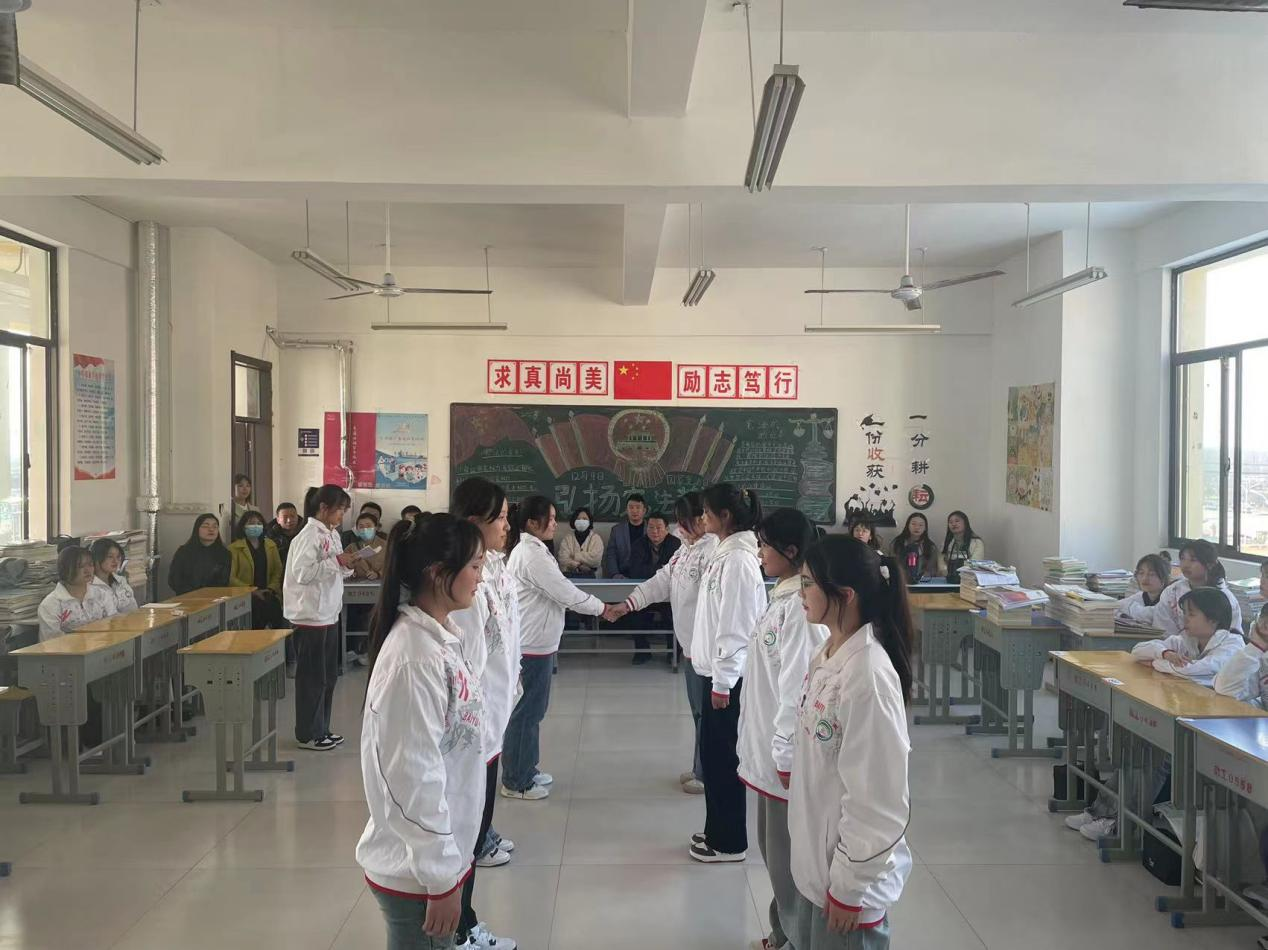 文明校园 你我共建 ——宿州工业学校杨雪侠班主任工作室举行班会观摩活动(图2)