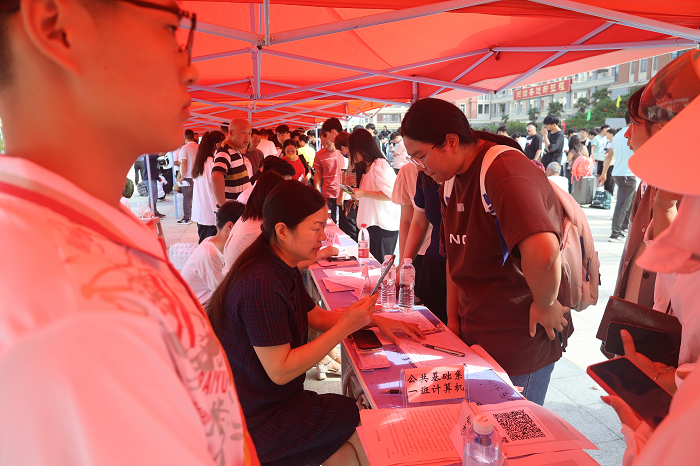 新学期,新启航 ——宿州工业学校喜迎2023级新生报到入学(图3)