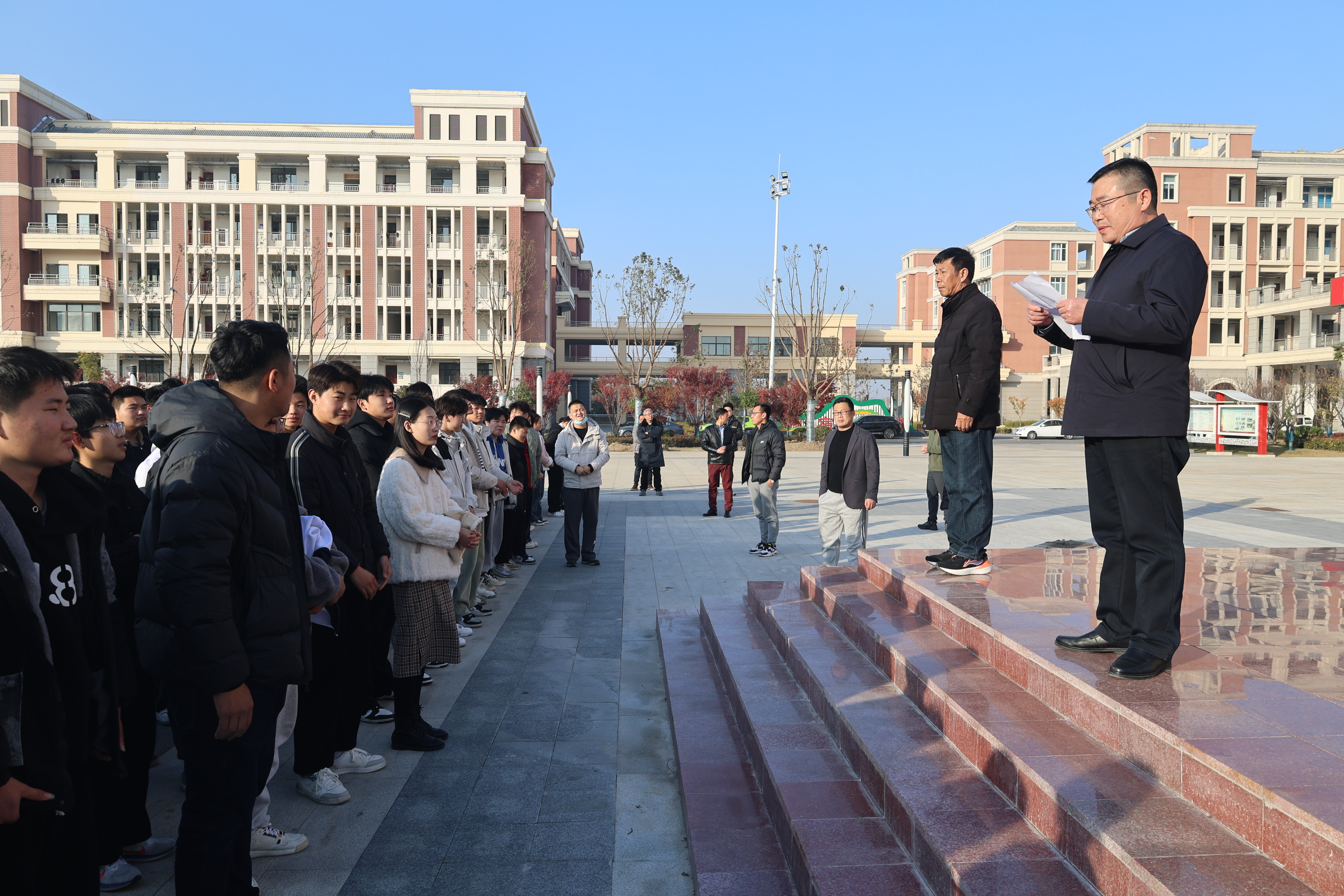 预防为主,生命至上——安徽省宿州工业学校举行消防应急安全演练(图3)