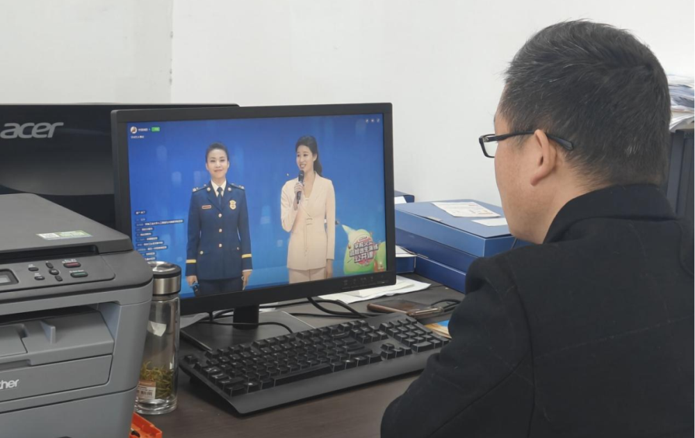 重视消防避火患，珍惜生命减灾难 ——宿州工业学校组织全体师生收看2024年春季学校火灾疏散逃生演练公开课(图2)