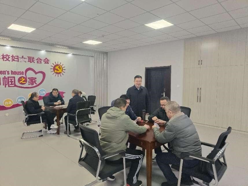 安徽省宿州工业学校举行“迎新年庆新春” 教职工趣味运动会(图3)