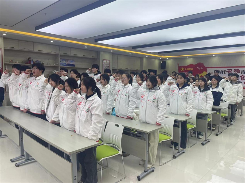 弘扬雷锋精神，让青春在奉献中绽放  ——宿州工业学校开展“3·5”学雷锋主题团日活动(图5)