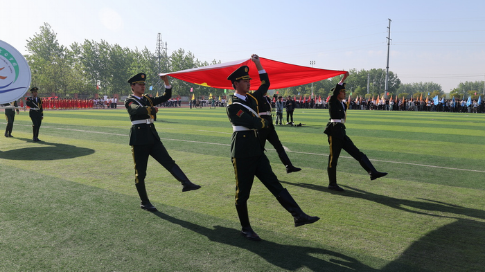 安徽省宿州工业学校举行第十届田径运动会(图2)