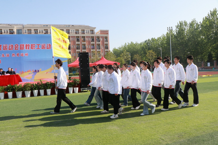 安徽省宿州工业学校举行第十届田径运动会(图6)