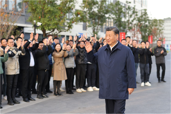 习近平在上海考察时强调 聚焦建设“五个中心”重要使命 加快建成社会主义现代化国际大都市 返京途中在江苏盐城考察(图13)