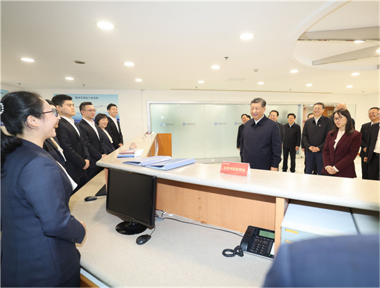 习近平在上海考察时强调 聚焦建设“五个中心”重要使命 加快建成社会主义现代化国际大都市 返京途中在江苏盐城考察(图3)