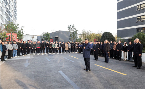 习近平在上海考察时强调 聚焦建设“五个中心”重要使命 加快建成社会主义现代化国际大都市 返京途中在江苏盐城考察(图10)