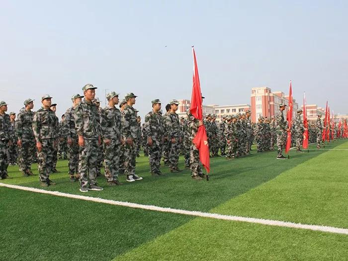 学校举行2019级新生军训动员大会(图5)