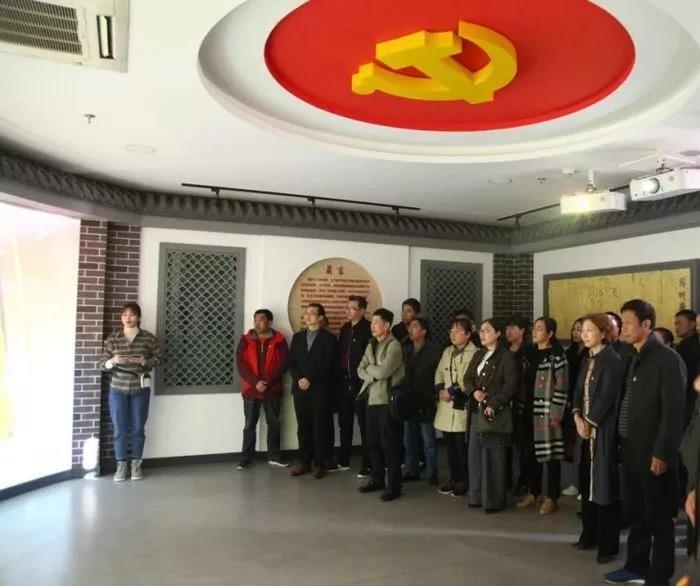 宿州工业学校组织党员到市党风廉政教育中心参观学习(图1)