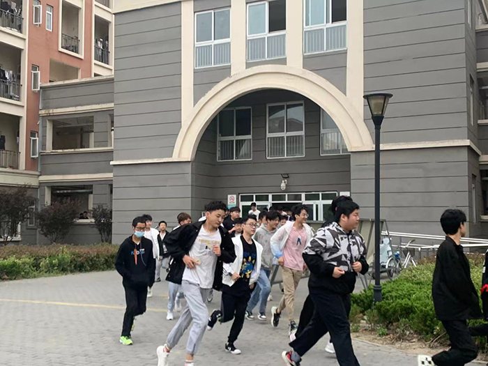 宿州工业学校举行紧急疏散演练活动(图2)