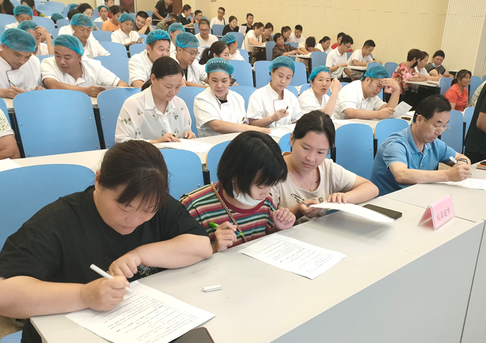 宿州工业学校举办2024年秋季学期开学食品安全知识培训会(图2)