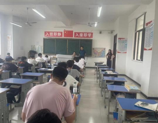 凝心聚力备新篇 笃行不怠启新程—宿州工业学校公共基础部开展2024年新学期第一次集体备课(图1)