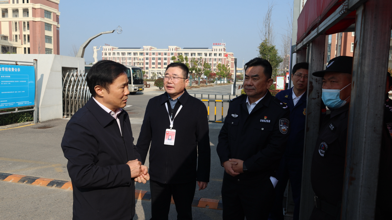 市委副书记任东到宿州工业学校检查指导工作(图1)