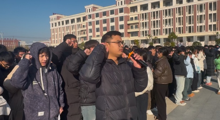 共拒校园欺凌 共建阳光校园——宿州工业学校国旗下讲话(图2)