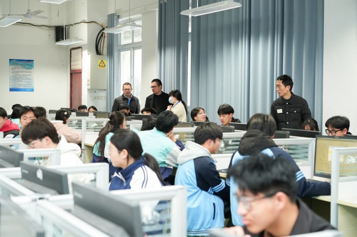 求知求学梦起职教 创业创新创赢未来  ——第八届“淮海职教杯”创业大赛宿州市选拔赛  在宿州工业学校顺利举行(图4)