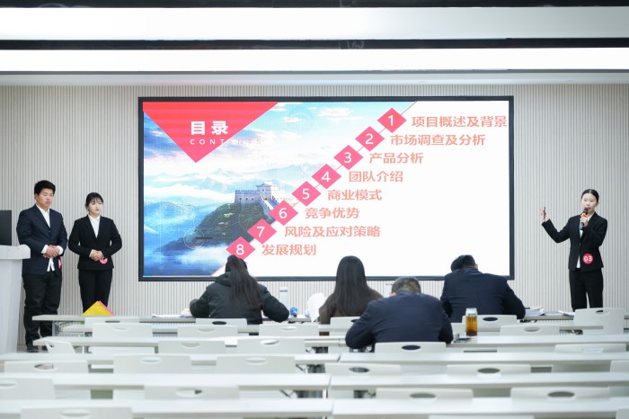 求知求学梦起职教 创业创新创赢未来  ——第八届“淮海职教杯”创业大赛宿州市选拔赛  在宿州工业学校顺利举行(图5)