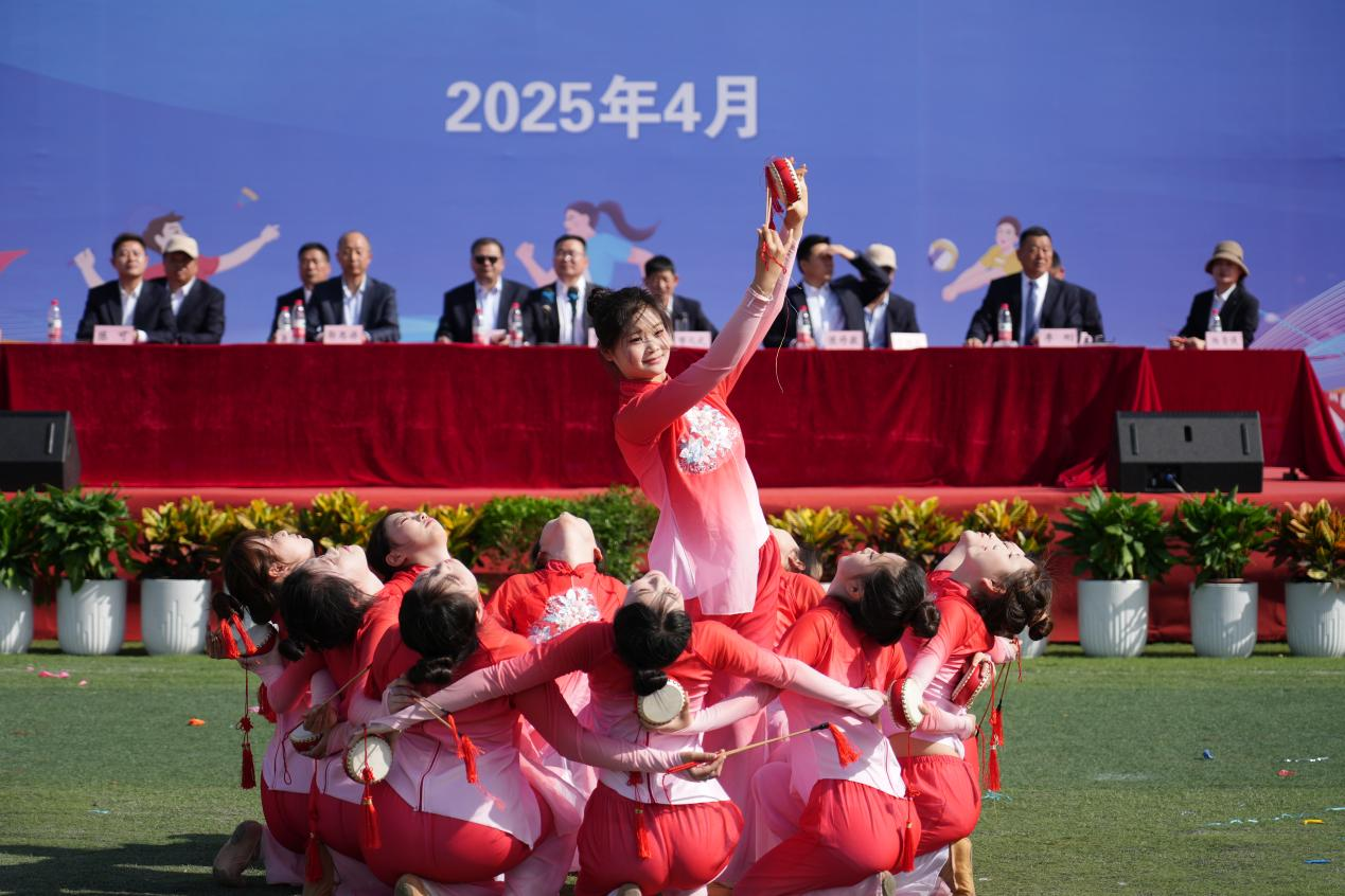 职教体教展风采 春日青春正当时——安徽省宿州工业学校第十一届春季田径运动会暨教职工运动会迎来开幕(图4)