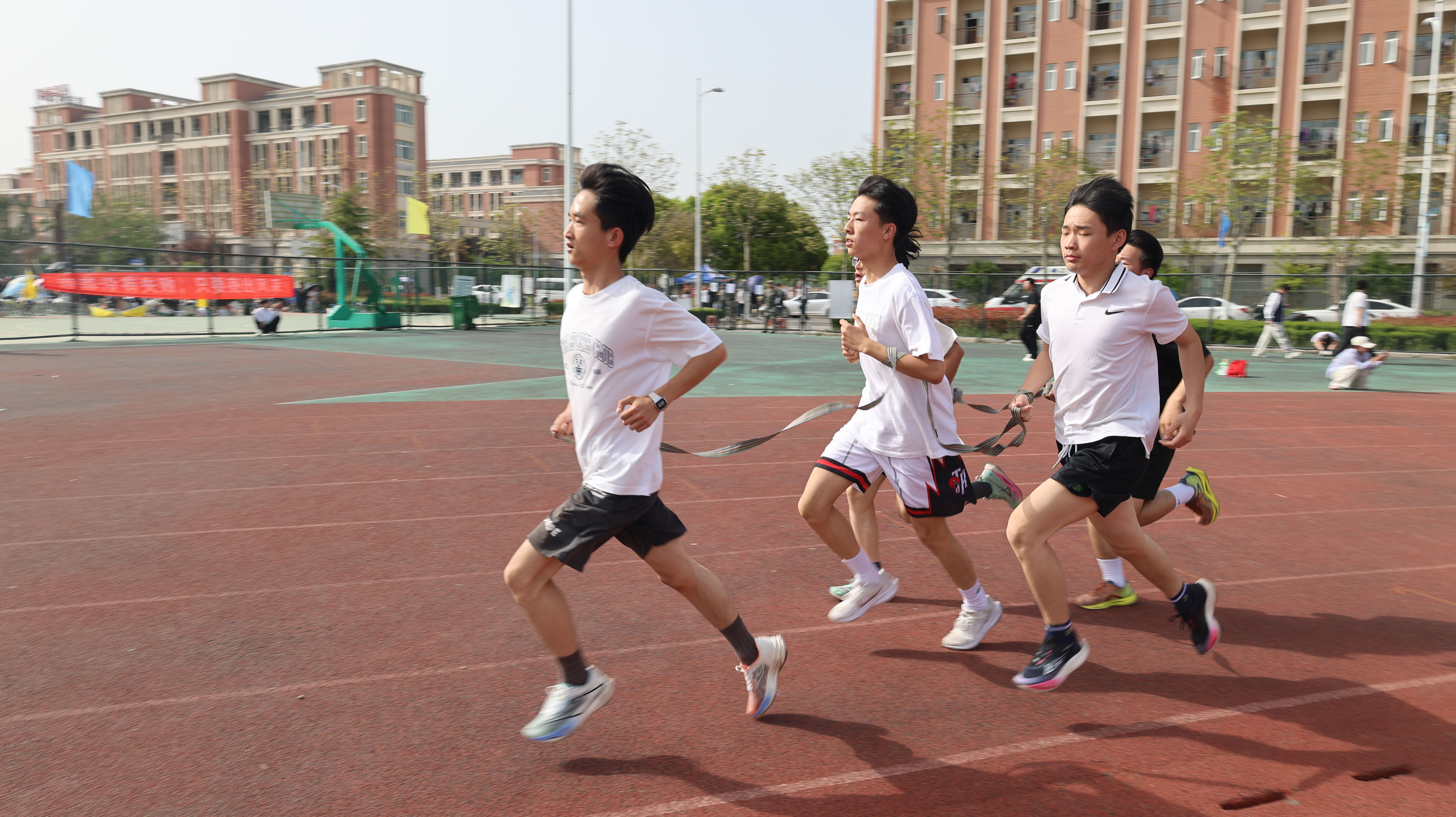 安徽省宿州工业学校 第十一届田径运动会圆满落幕(图1)