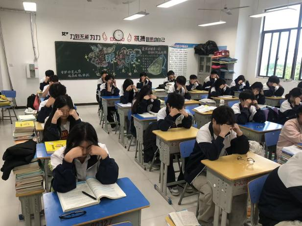 健康校园·光明启航 安徽省宿州工业学校开展第11个全国近视防控宣传月主题系列活动(图3)
