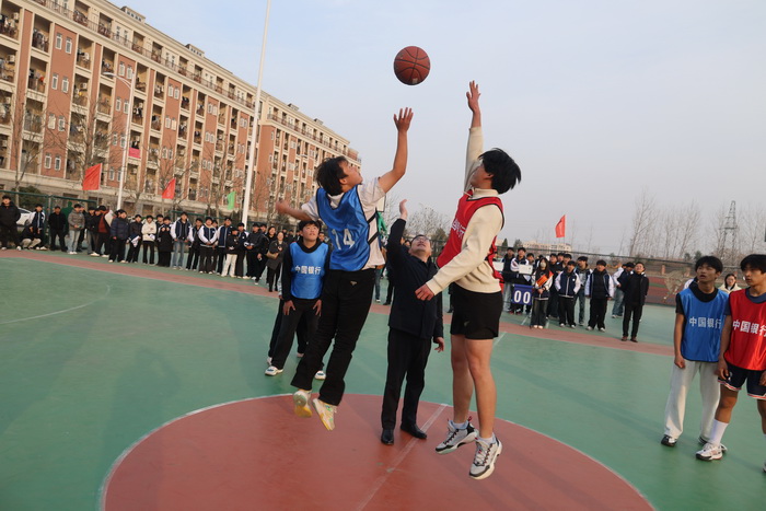逐梦赛场展风采，五育融合谱新篇 ——“中国银行” 杯宿州工业学校 2025 年秋季篮球联赛火热开赛(图5)