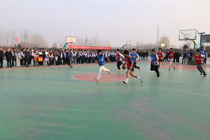 逐梦赛场展风采，五育融合谱新篇 ——“中国银行” 杯宿州工业学校 2025 年秋季篮球联赛火热开赛(图7)