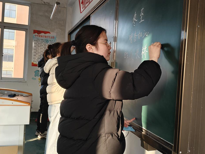 竞教功 展新颜 新秀亮剑 以赛砺能—— 宿州工业学校第三届青年教师基本功大赛圆满落幕(图2)