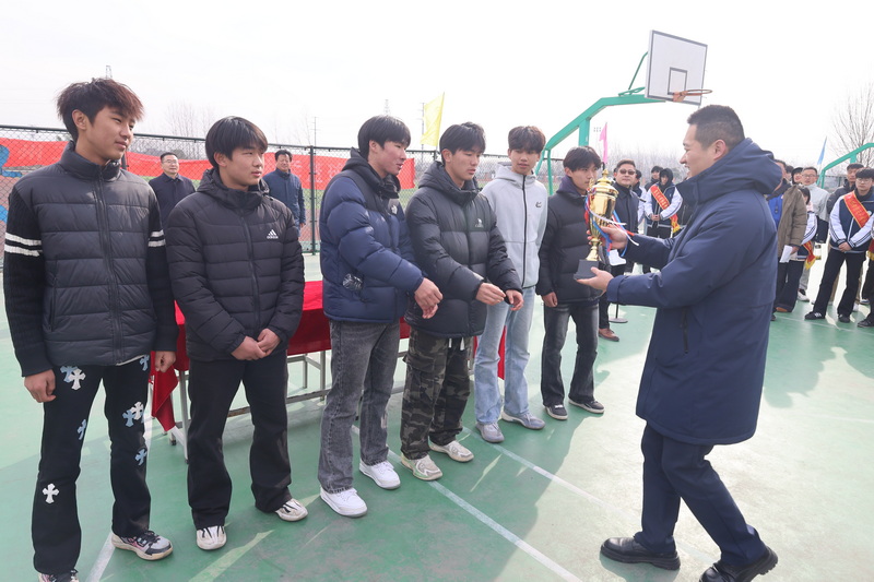 联赛收官颁奖贺今朝，青春逐梦扬帆向未来 ——宿州工业学校“中国银行杯”2025年秋季篮球联赛圆满落幕(图6)